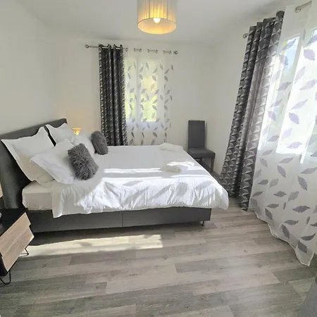 Familial Avec Piscine Commune, Wifi Et Animaux Acceptes Au Coeur Du Perigord - Fr-1-616-288 르뷔그